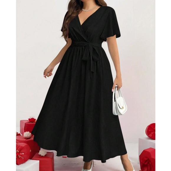 Plus Floral Print Surplice Butterfly Sleeve Maxi Dress - Picture 2 of 9